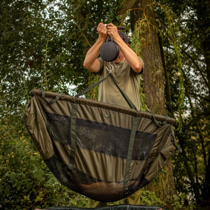 Fox STR Floatation Weigh Sling In Use 2