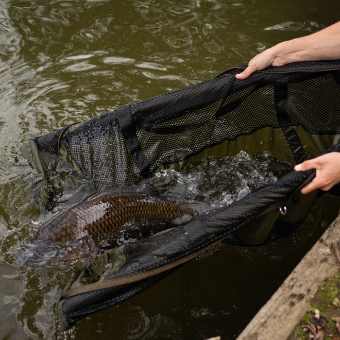 Fox STR Floatation Weigh Sling In Use 8