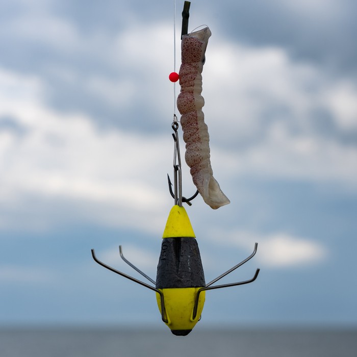 Gemini Breakout Grip Fishing Leads Yellow In Use 2