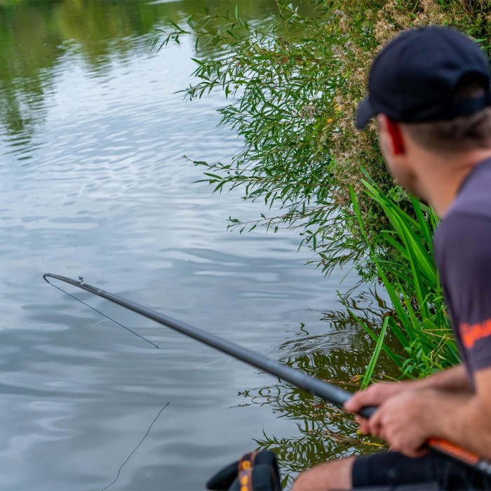 Guru A-Class Power Margin Pole 8m In Use 2