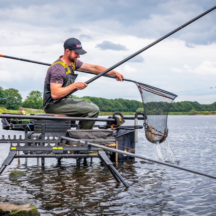 Guru N-Gauge Landing Net Handle 4m In Use 1