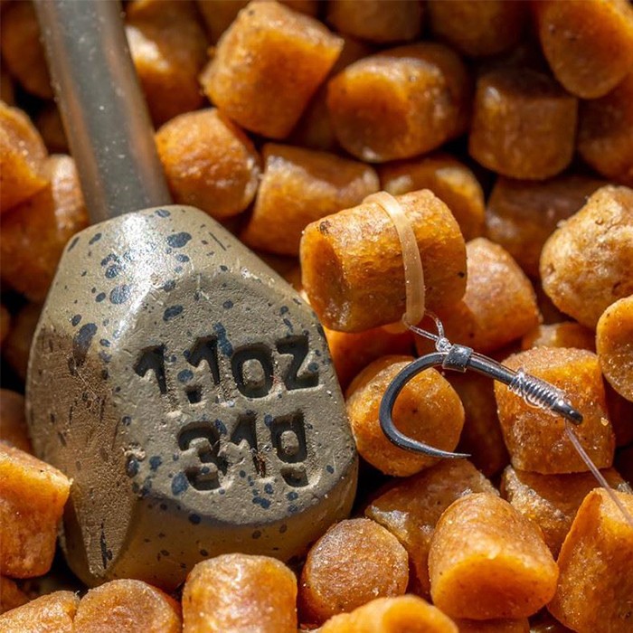 Guru Super MWG Bait Band Fishing Ready Rig 15 Inch In Use