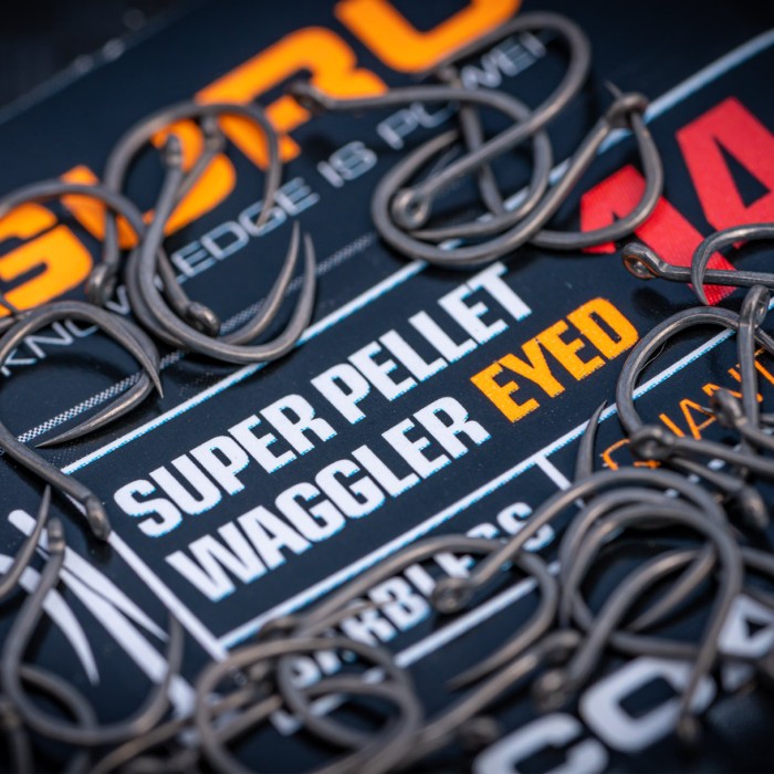 Guru Super Pellet Waggler Eyed Hooks Close Up