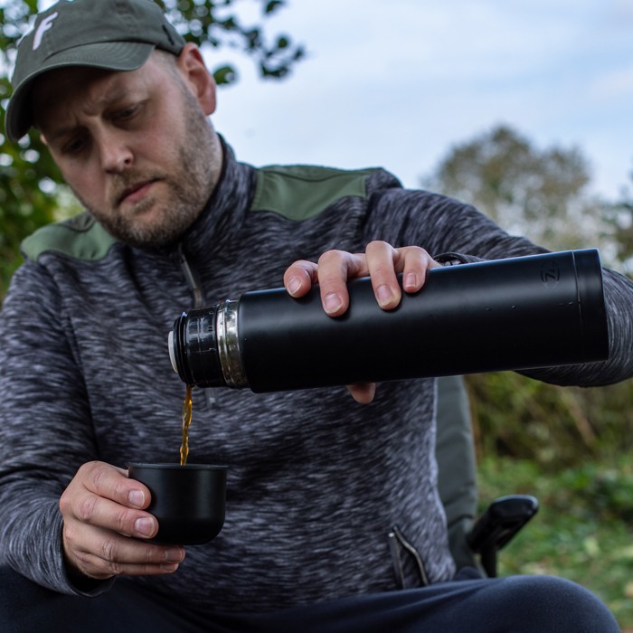 Highlander Fishing Duro Flask 1L Black In Use 1