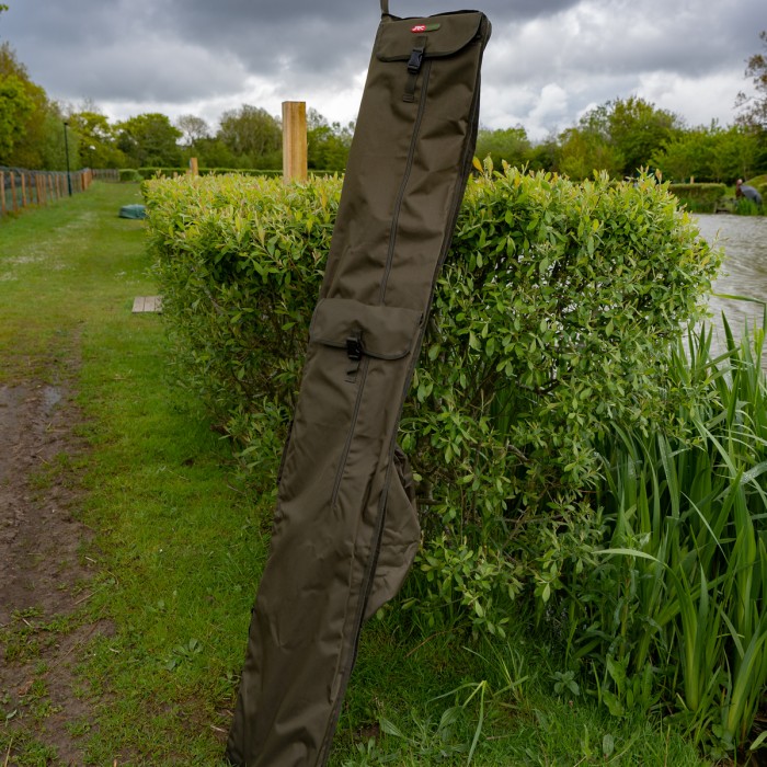 JRC Defender Fishing Holdall 12ft 3+3 Rod In Use 1