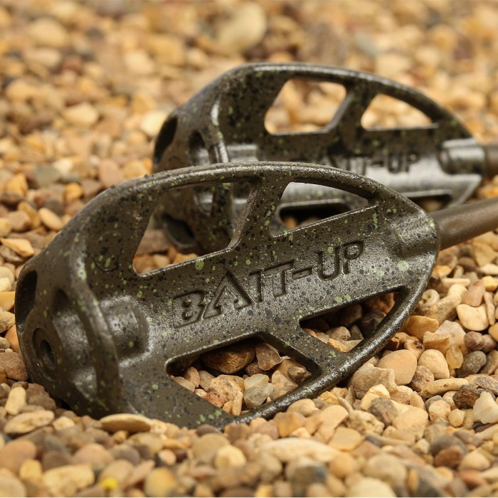 Korda Bait-Up Method Fishing Feedes In Use 1