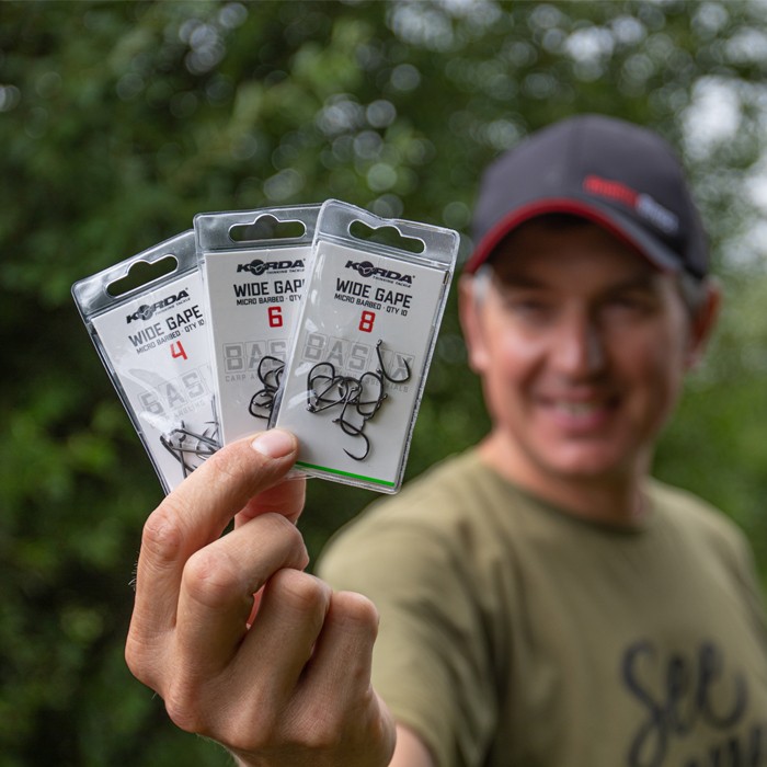 Korda Basix Wide Gape Hooks In Use 3