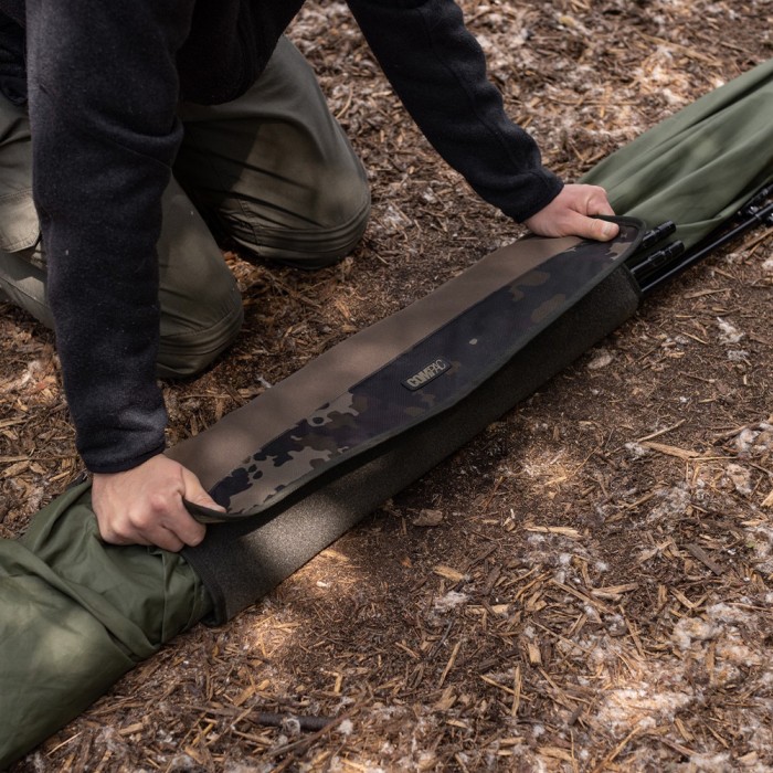 Korda Compac Dark Kamo Brolly Wrap In Use 6