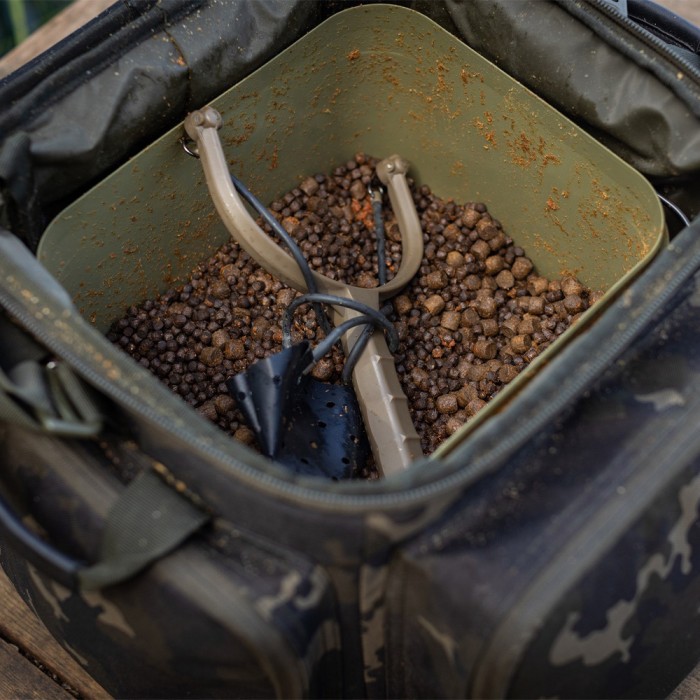 Korda Compac Dark Kamo Cube Carryall In Use 1