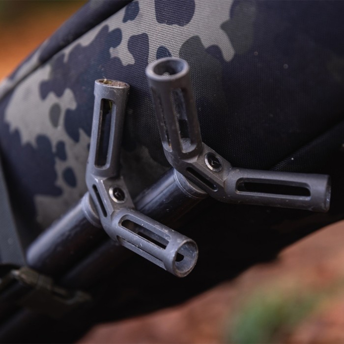 Korda Compac Dark Kamo 3 Rod Holdall 10ft Close Up 2