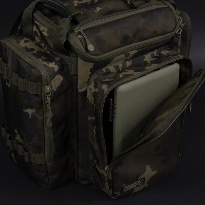 Korda Compac Dark Kamo Rucksack 30L 3