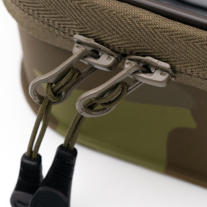 Korda Compac Fishing Kamo 125 Zips Close Up