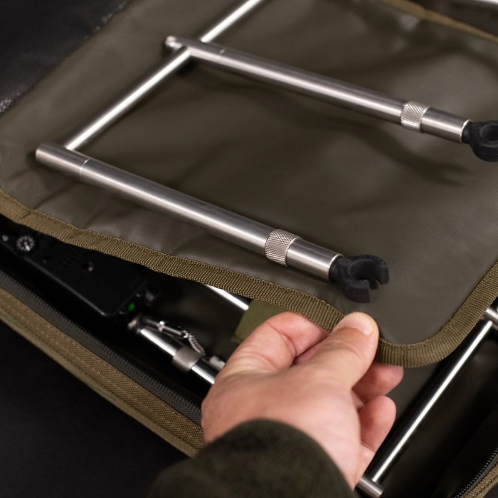 Korda Compac Olive Singlez Bag In Use Example 1