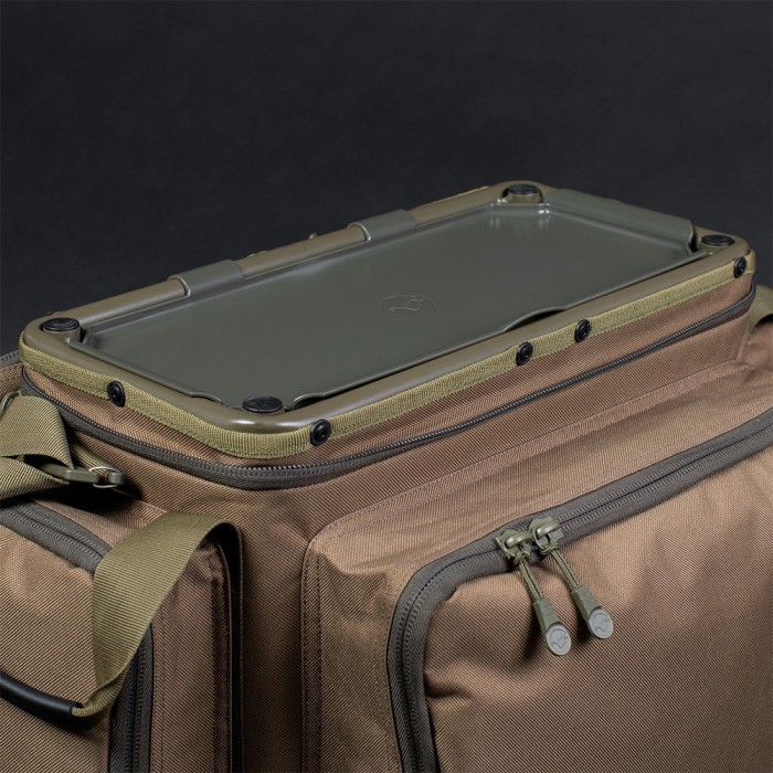 Korda Compac Small Framed Fishing Carryall Close Up 3