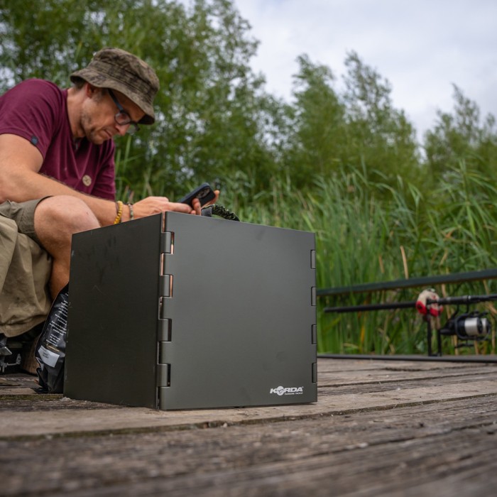 Korda Fishing Stove Windshield In Use 1