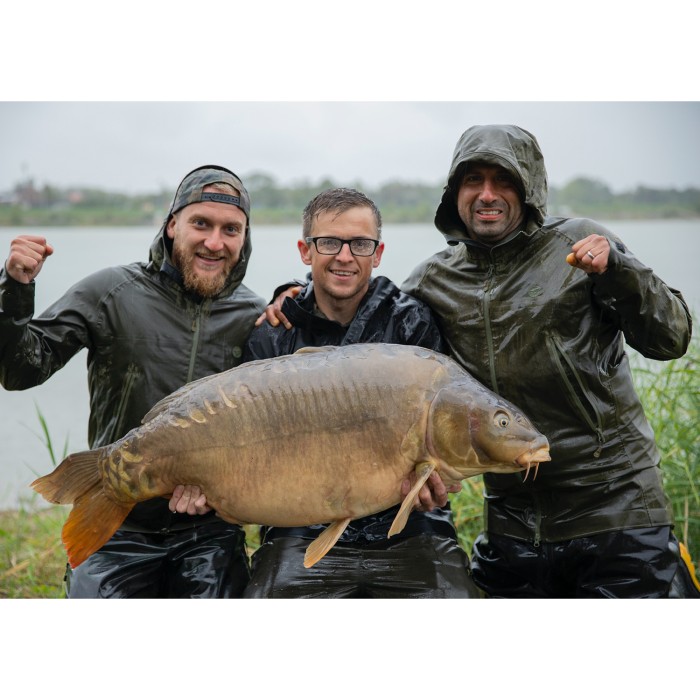 Korda Kore Drykore Fishing Jacket Olive In Use 5