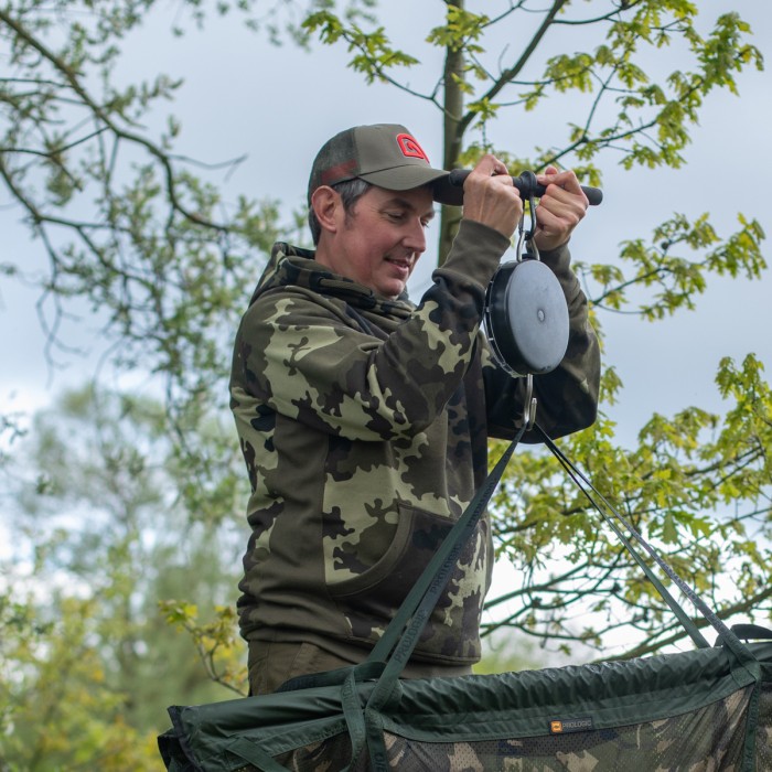 Korda KORE TK Fishing Hoodie Light Kamo In Use 2