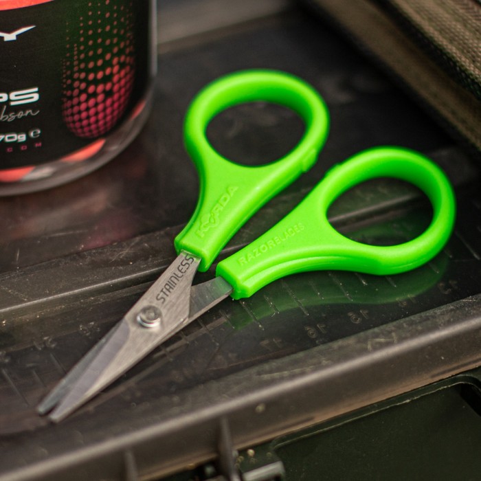 Korda Razorblades In Use  5