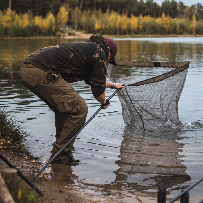 Korda Spring Bow 6ft Landing Net In Use 3