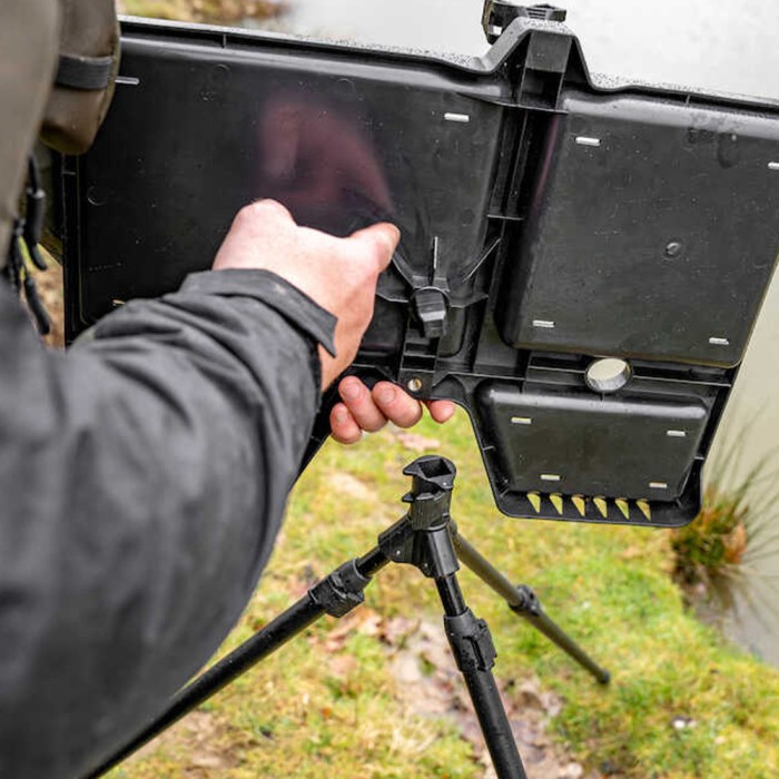 Korum Allrounder Tray & Tripod Adaptor In Use 1