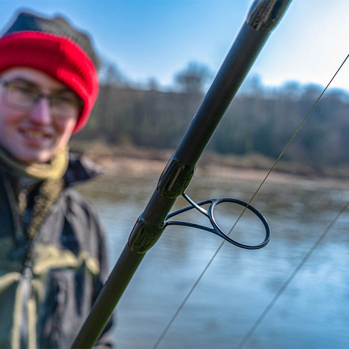 Korum Bopper Bait Up Spod Fishing Rod In Use 3