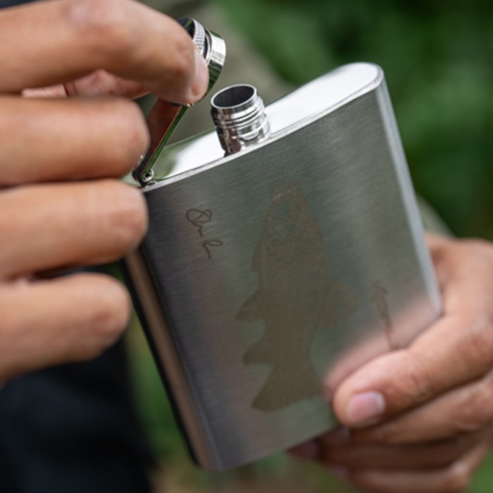 Korum Classic Tench Hip Flask 7oz 1
