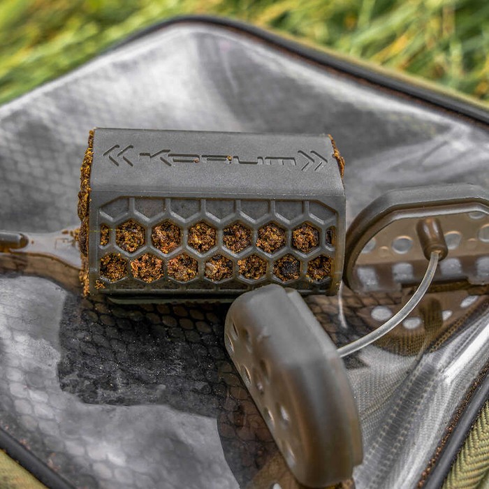Korum Combi Feeder Fishing Caps In Use 2