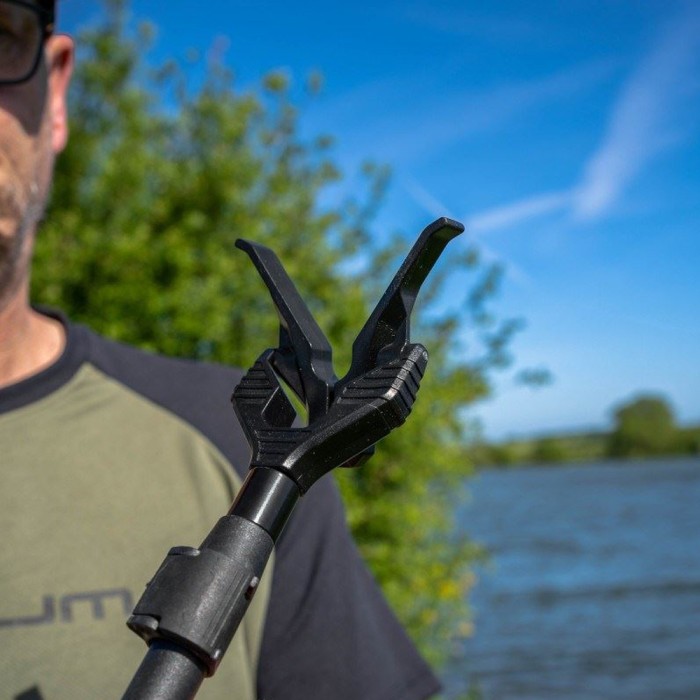 Korum Counterbalance Fishing Rod Rest In Use 1