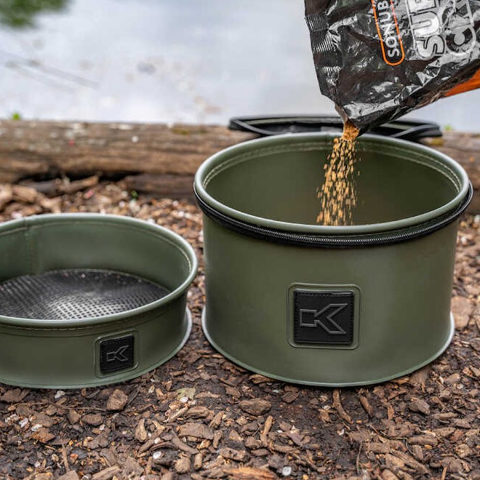 Korum EVA Round Groundbait Bowl & Riddle Set In Use 1