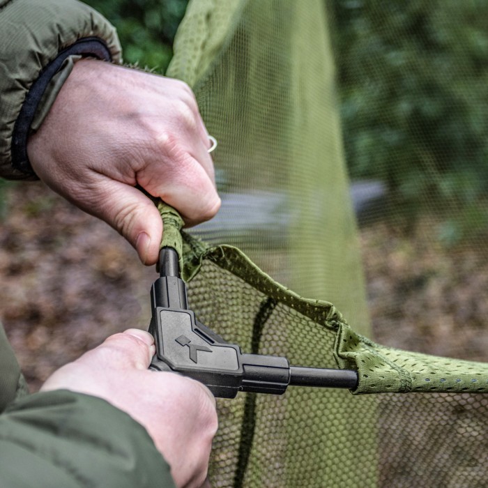 korum folding triangle net on use