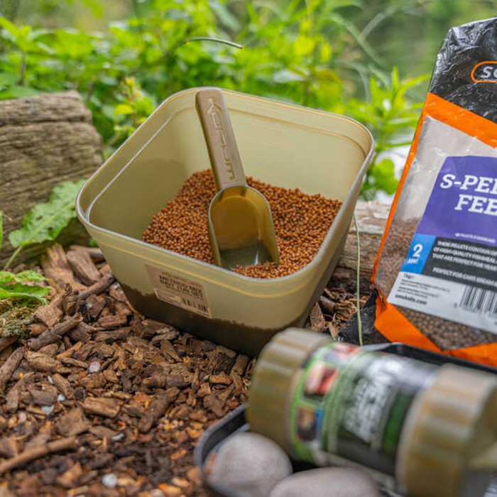 Korum Method Mix Bait Tub Set In Use 2