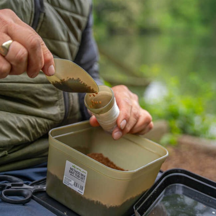 Korum Method Mix Bait Tub Set In Use 3