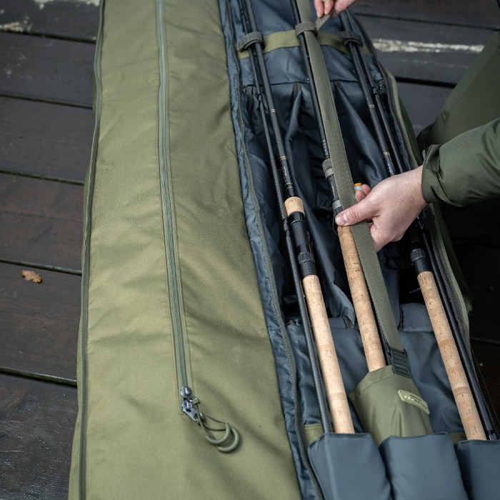 Korum Progress Folding Quiver 3 Rod Holdall In Use 4