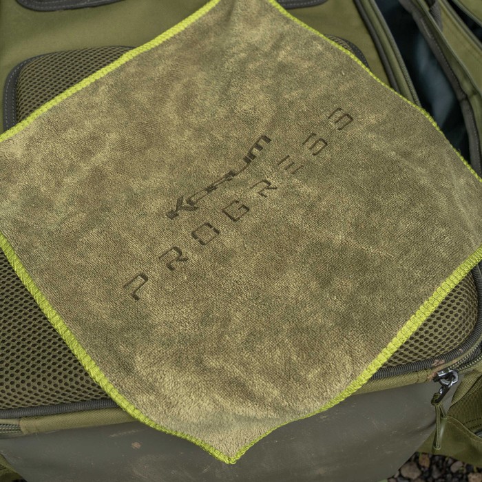 Korum Progress Microfibre Towel 2
