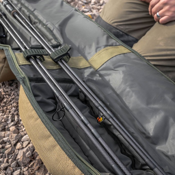 Korum Transition Opportunist 2 Rod Fishing Holdall 135cm In Use 3