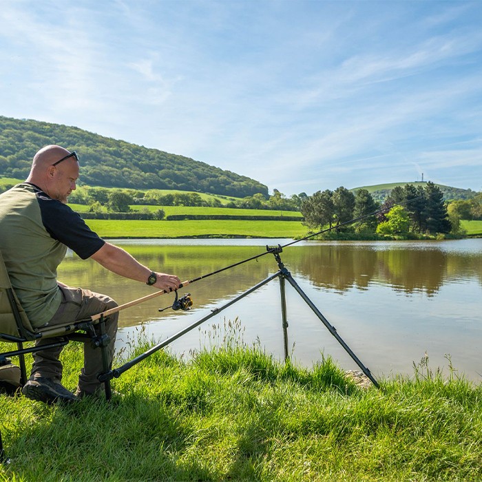 Korum Tripod Fishing Feeder Arm In Use 2