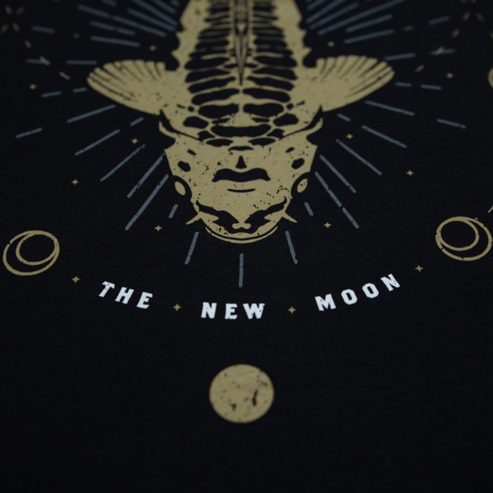 Kumu New Moon Tee T-Shirt Close Up 4