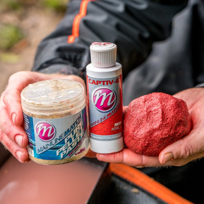 Mainline Match Pure Pellet Paste Mix In Use  3