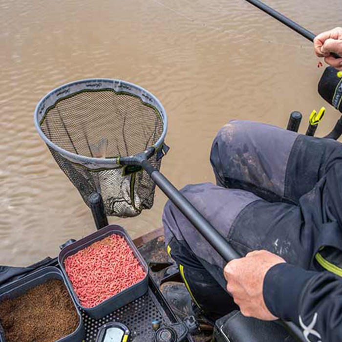 Matrix Aquos Ultra Power Landing Net Handle 3m In Use 2