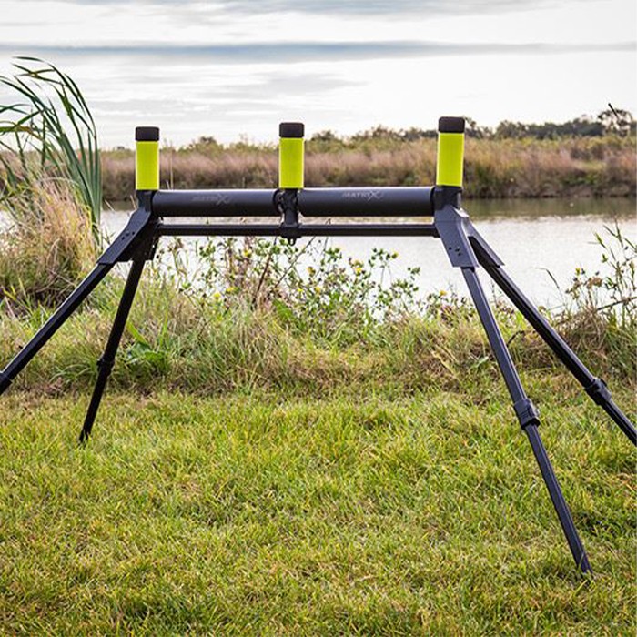 Matrix Single Compact Fishing Pole Roller On The Bank