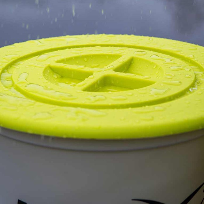 Matrix 17L Groundbait Bucket & Lid Close Up 4