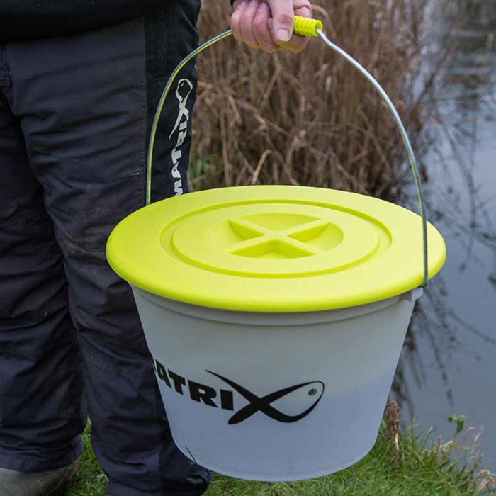 Matrix 17L Groundbait Bucket & Lid In Use 2