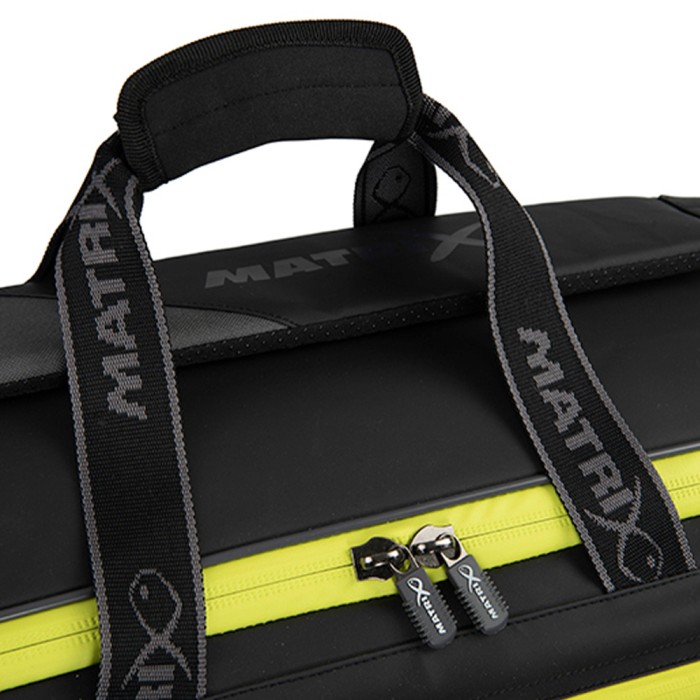 Matrix Horizon XXL Accessory Bag Close Up 3