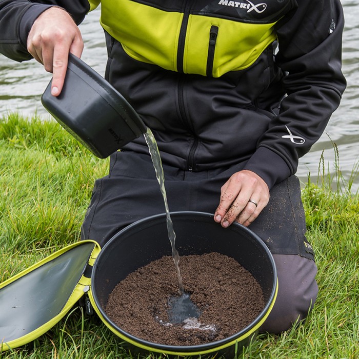 Matrix Moulded EVA Bowl With Lid In Use 4
