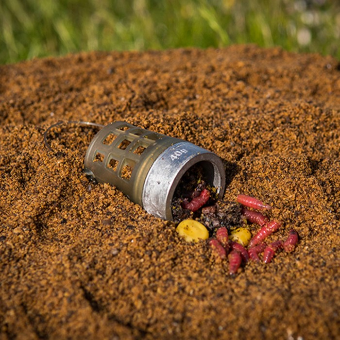 Matrix Plastic Bottom Weighted Feeders In Use 2