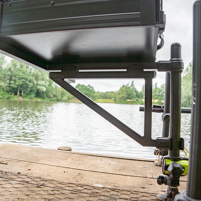 Matrix Pro Rigid Feeder Tray In Use 2