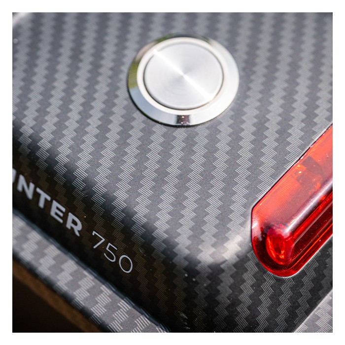 RidgeMonkey Hunter 750 Fishing Bait Boat Close Up 1