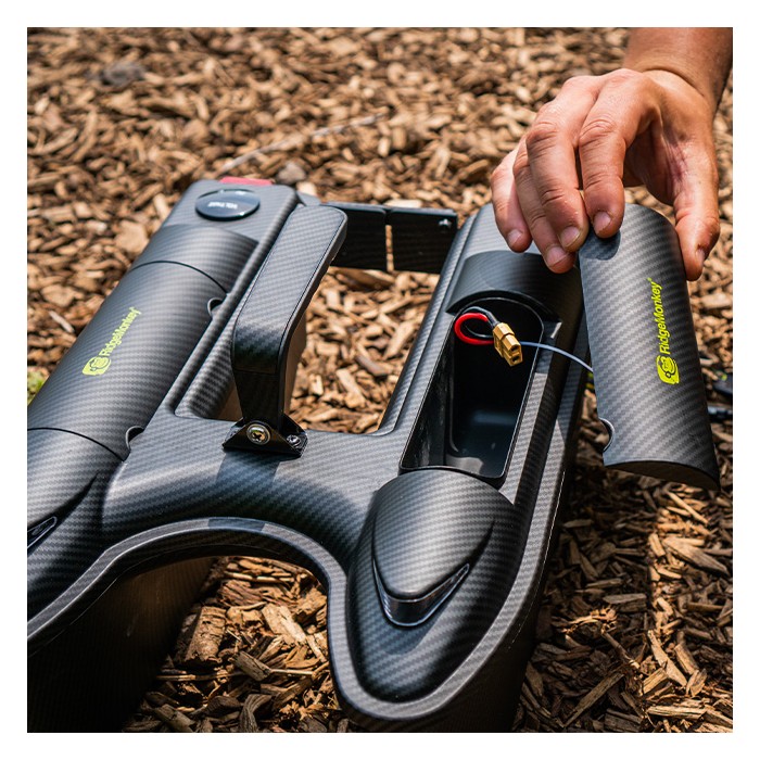 RidgeMonkey Hunter 750 Fishing Bait Boat Close Up 9