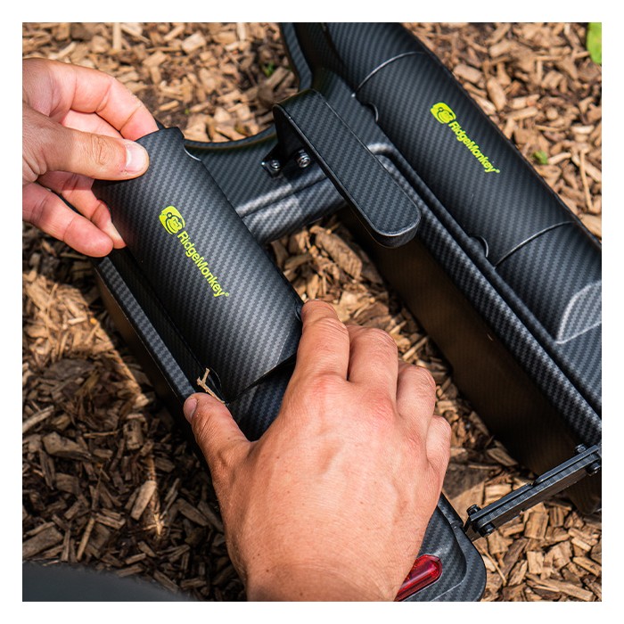 RidgeMonkey Hunter 750 Fishing Bait Boat Close Up 10