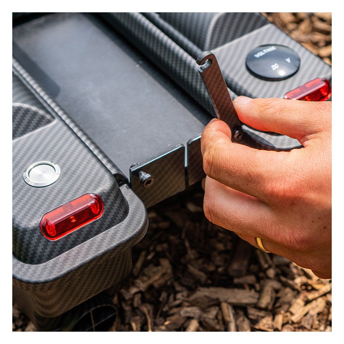 RidgeMonkey Hunter 750 Fishing Bait Boat Close Up 12